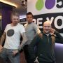 .@NiekB is terug van vakantie en @jeltevdg is hersteld van carnaval. Team @ruuddewild is compleet! www.ruuddewild.nl #538radio