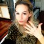 Oranje nagellak en lippenstift..ik ben er klaar voor! Op naar de Jordaan!!