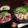 本日の気まぐれランチは
『鰹の漬け丼 ＆ 鶏サラダ』
小鉢・お新香・味噌汁付き
800円です。
皆様お待ちしております*\(^o^)/*