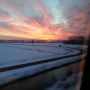 prachtige lucht zo boven besneeuwde weilanden...