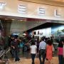 Oooh... Kijk eens @kimspinder en @marloespomp! #tesla #houston