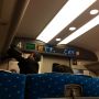 滑り込みセーフ なう。車内にスルメの臭いが漂い、キビしいです
